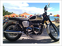 トライアンフボンネビル T100